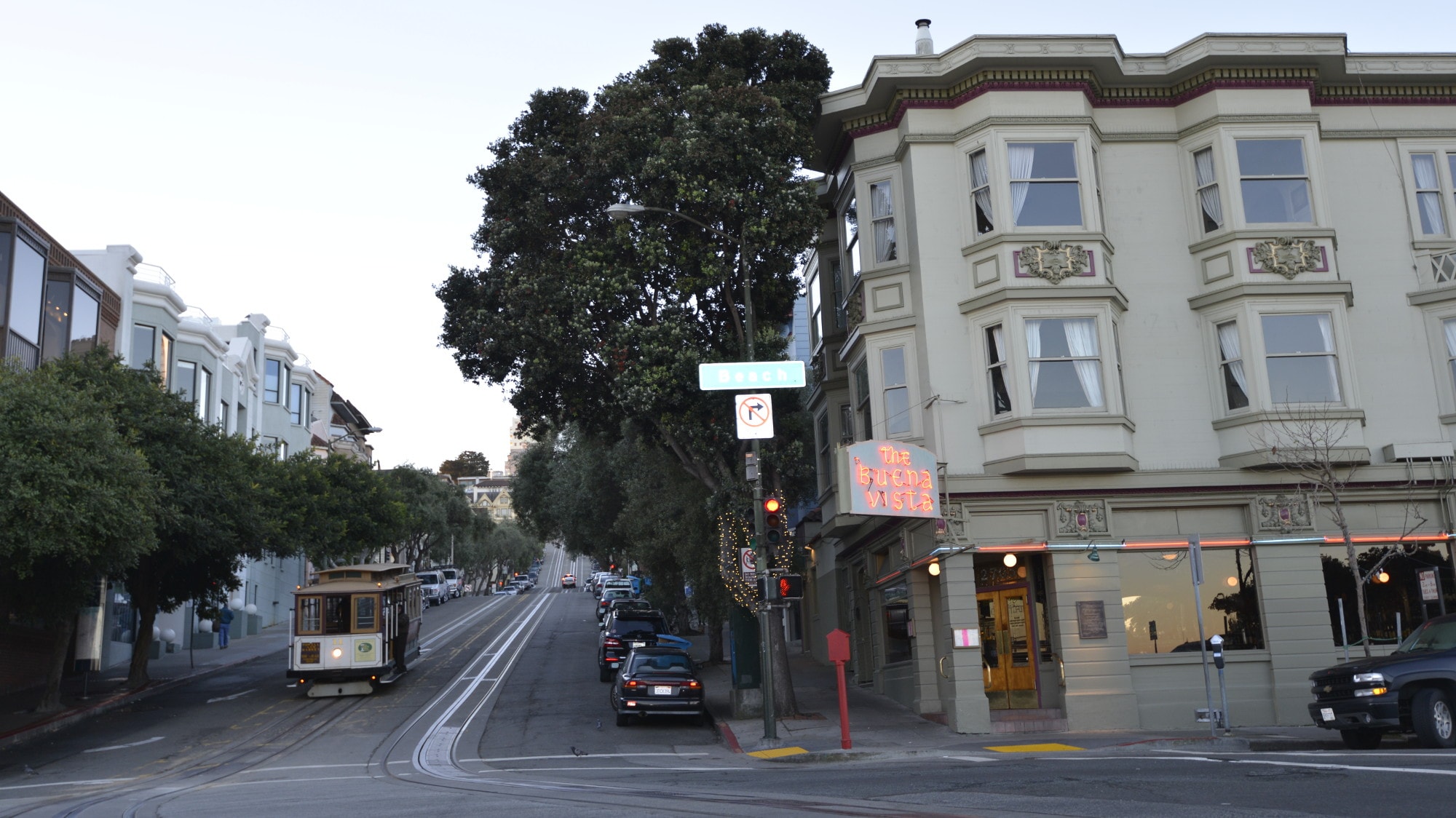 Buena Vista Café exterior with historic Powell-Hyde cable car